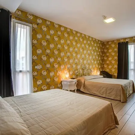 Отель Fiamma & 4*