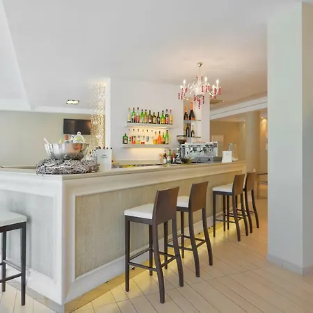 فندق Fiamma & 4*