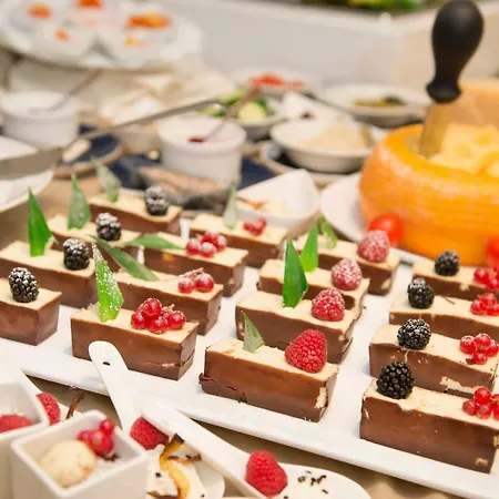 Отель Fiamma & Чезенатико