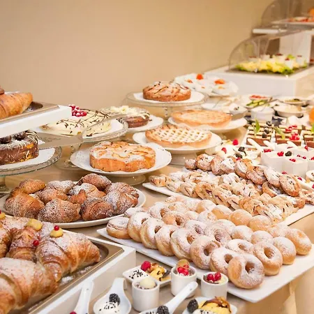 Отель Fiamma & 4*