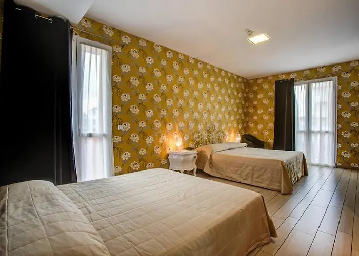 Otel Fiamma & 4*